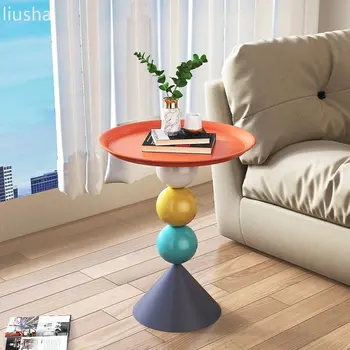 Журнальный столик итальянского цвета, скандинавский креативный диван, съемная прикроватная тумбочка, дизайнерский маленький боковой угловой столик, журнальный столик, маленький столик