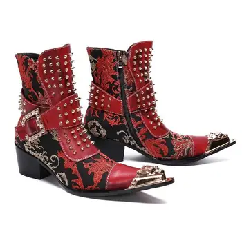 Золотой Металлический Железный острый носок, Красная вышивка из натуральной кожи, Разноцветные заклепки, пряжка для ремня, короткие сапоги на высоком каблуке 65 мм, Обувь