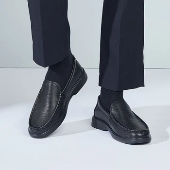 Мужская обувь Kangnai без шнуровки, лоферы из овечьей кожи с круглым носком, черные туфли на плоской платформе, удобная мужская повседневная обувь в деловом стиле